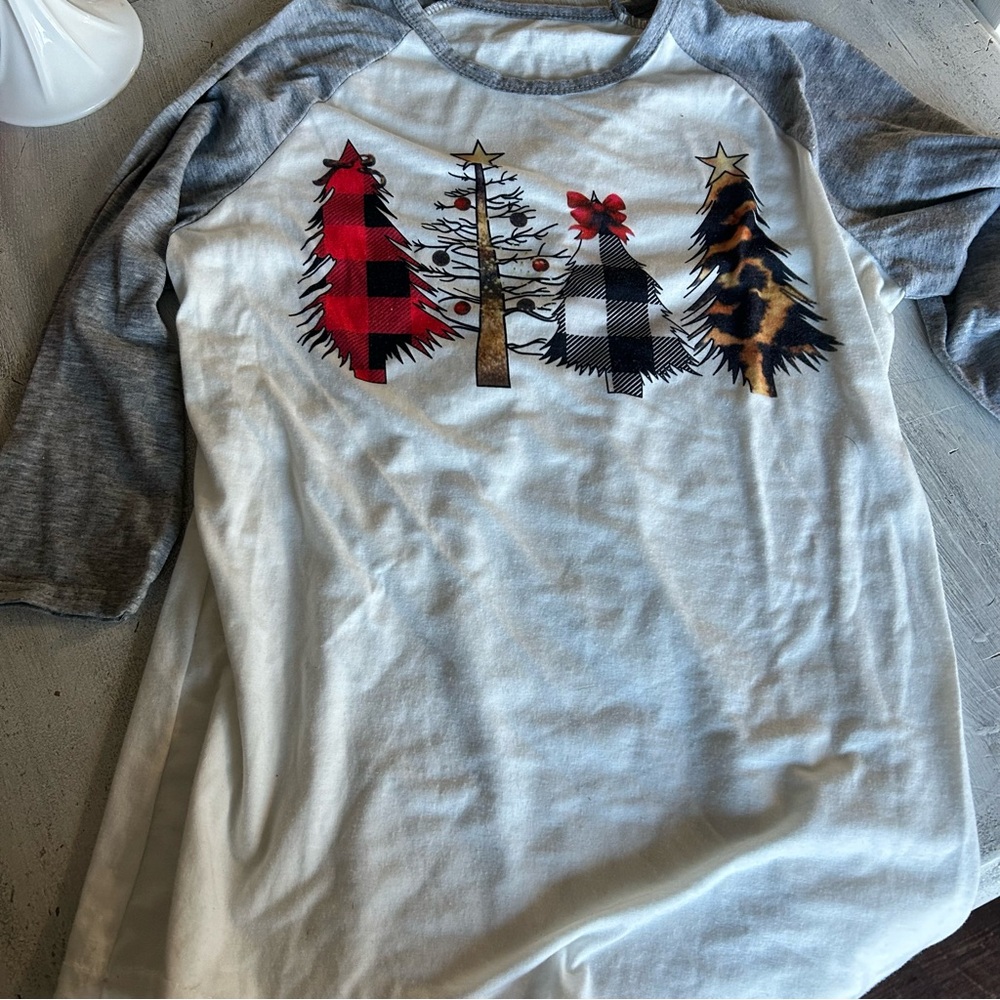 Festive Christmas Tree Shirts‎ - Red & White bundle - Picture 2 of 8